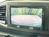 【バックカメラ】駐車時に後方がリアルタイム映像で確認できます。大型商業施設や立体駐車場での駐車時や、夜間のバック時に大活躍!運転スキルに関わらず、今や必須となった装備のひとつです!