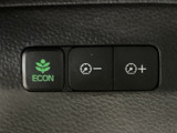 ★ECONスイッチ★ エコドライブを加速しよう!スイッチをONにすると、運転の仕方によるロスを抑え込み燃費をよくするようクルマが頑張ります(*^ー^*)燃費向上にチャレンジ♪