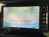 停車中にTVの視聴が可能です。休憩時間や待ち時間に、動画コンテンツをお楽しみいただけます。広々とした画面で快適に視聴できます。