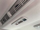リアシーリングファンも付いておりますので、車内の空気の循環にも役立ちます。