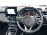 運転席まわりです。 各操作スイッチは使いやすい位置に配置されてます。