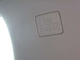 カーテンエアバック装備