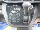 入庫時・販売時・納車前に、弊社基準の68項目に及ぶ点検整備を実施しております。