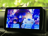 見やすい地図画面で、目的地へのナビゲーションをスムーズに行えます。ドライブをより快適に、より安全に。