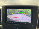 【バックカメラ】駐車時に後方がリアルタイム映像で確認できます。大型商業施設や立体駐車場での駐車時や、夜間のバック時に大活躍!運転スキルに関わらず、今や必須となった装備のひとつです!
