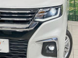 【LEDヘッドライト】悪天候や夜間走行時も良好な視界を確保し安心して運転できる高輝度LEDヘッドライトを装備!点灯速度が早く、消費電力も抑えられています。