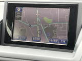 鮮明な地図表示で、目的地までスムーズに案内してくれます。運転に集中しながら、安心して目的地に到着できます。