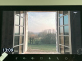 停車中にテレビや動画を楽しむことが可能です。休憩時間などに、リラックスした時間を過ごせます。