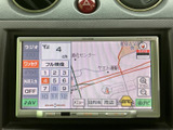 運転席からの視界をサポート。目的地設定も簡単に行えます。快適なドライブをサポートする頼れる相棒として、ぜひご検討ください。