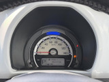 視認性の高いメーターで、運転に必要な情報を一目で確認できます。運転状況を把握しやすく、安全運転をサポートします。