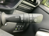 操作しやすいウインカーレバーは、スムーズな車線変更をサポート。直感的な操作性で、運転に集中できます。安全運転を第一に考えた設計です。