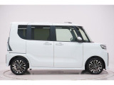 県内13店舗にて常時500台以上ダイハツ車を展示中です。見て、触って、納得のいく一台をぜひ見つけてください。