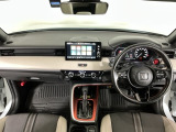 【前方視界】開放的な前方視界!運転がしやすく疲れにくいです♪窓が大きく、見通しがとっても良いおクルマですよ♪