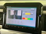 停車中には、地上デジタル放送を楽しめるTV機能を搭載。長距離移動の休憩時間に、ニュースや番組をチェックできます。快適な時間をお過ごしください。
