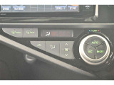 【オートエアコン】一度お好みの温度に設定すれば、車内の温度を検知し風量や温度を自動で調整。快適な車内空間には必須の機能です。