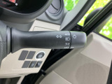 操作しやすいウインカーレバーは、安全な車線変更や右左折をサポートします。直感的な操作性で、運転に集中できます。