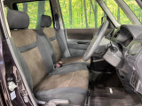 運転席シート廻りは使用感も少なく、良好な状態となっています。丁寧に使われていたことがよくわかりますね。