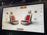 リヤにも三段階で調整が可能なシートヒーター機能を装備!