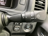 操作しやすいウインカーレバーで、スムーズな車線変更や右左折を実現。安全確認と合わせて、確実な意思表示をしましょう。