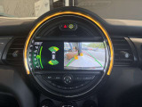 バックカメラ搭載!駐車時も安心ですね!