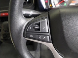 ステアリングオーディオスイッチ採用☆対応しているオーディオ機器と接続すれば、手元でオーディオの操作が可能です。