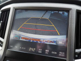 メーカー純正SDナビ搭載!CD、DVD、ミュージックサーバー、USB、AUX、BT接続、地デジの視聴も可能です!バックモニター付きで駐車も楽々♪