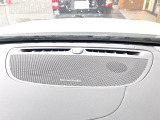 【harman kardon】ハーマンカードンのHi-Fiスペシャリストと共に、モデル別に開発・設計された専用チューニングが臨場感溢れる音響空間を実現しています。