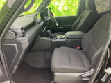 機能的で使いやすい操作系が、運転をサポート。上質な素材と洗練されたデザインが、快適なドライブを演出します。
