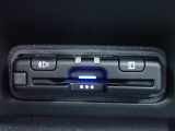 ■【ETC車載器】が装備されています。セットアップをしてお渡しとなり、ETCカードを差し込むだけで高速道路の利用が可能です。