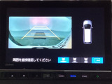 バックでの車庫入れも安心です!リアカメラが付いているバックモニター付のナビを装備しております。バンパーについているソナーや、操作線もついており距離感も画面から確認できます。