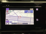 ナビゲーションはフルセグTV対応の純正メモリーナビを搭載しています。Bluetoothオーディオ機能がありますので、スマートフォンなどの音楽も再生できます。