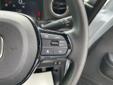 【アダプティブ・クルーズ・コントロール】予め設定した車速内でクルマが自動的に加減速。 前走車との適切な車間距離を維持しながら追従走行し、高速道路でのドライバーの疲労を軽減。「安全」をお求めください。