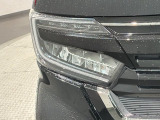 LEDヘッドライトは、点灯の瞬間から最大光量を発揮し、突然暗くなるトンネルなどでの安定感を高めます。