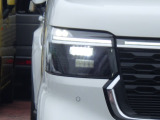 ★LEDヘッドライト搭載★ 白っぽく光る明るく省電力なLEDライト!先進的な白い輝きでフロントフェースを引き締めます☆