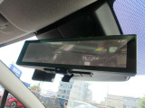 スマートルームミラーは後部座席に人や大きな荷物を載せても後ろの視界は確保されるので安心安全です♪