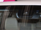 サポカーSとは、衝突被害軽減ブレーキに加えて、ペダル踏み間違い時加速抑制装置※を搭載したクルマが対象となります。詳しくは販売店スタッフまでおたずねください。※マニュアル車は除く