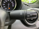 操作しやすいウインカーレバーで、安全な車線変更をサポート。オート機能も搭載で、よりスムーズな運転が可能です。