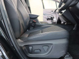 パワーシート搭載。微妙な調整が手軽にでき、ピッタリなポジションで運転することが可能です。