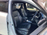 自社整備工場併設! 納車整備からアフターフォローまでお任せください。 車検や定期点検、オイル交換はもちろん、ナビやドラレコ、バックカメラ、ETC等の取り付けも当店にお任せください。