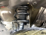お車を安心してお乗りいただく為には、足回りの定期点検が欠かせません。サービスサポート(有償保証)では無料点検もご提供しており、安心のカーライフをお過ごしいただけるサポート体制が整っています。