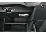 中古車だからボディーコーティングがおすすめ!下地処理が重要なコーティングはもちろんプロの施工でピカピカに仕上げます。濃色車は親水性、淡色車は撥水性のものがオススメ!