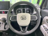 インテリアに合わせたデザインのステアリングは、運転される方のことも考え、運転しやすい形状、大きさです。是非一度、実際に触ってお確かめください。