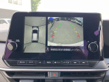 アラウンドビューモニター 駐車場での車庫入れや狭い道路での走行にカメラで確認が出来るので安心です。