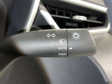 【オートライト】車外の明るさに応じて自動的にライトの点灯・消灯をしてくれます
