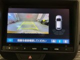 リバースギアに入れるだけで後方の表示へ切り替わります。夜間や雨の日の駐車も楽になりますよ。