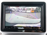 お車選びをお楽しみ頂けるよう、在庫車の展示スペースを十分に確保しております。