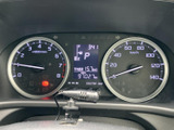 視認性の高いメーターで、運転に必要な情報をしっかり確認できます。運転状況を的確に把握し、安全な運転をサポートします。運転に集中。