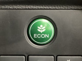 ★ECONスイッチ★ エコドライブを加速しよう!スイッチをONにすると、運転の仕方によるロスを抑え込み燃費をよくするようクルマが頑張ります(*^ー^*)燃費向上にチャレンジ♪