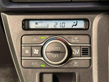 車内空調は&rdquo;AUTOエアコン&rdquo;にお任せ。運転に集中出来ますよ!