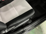 痛みの出やすい運転席シートの角、フロアマット、座面、ともに良好です